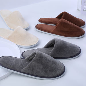 Vente en gros de chaussons d'hôtel luxueux en velours doux et premium avec logo personnalisé chaussons jetables unisexe en molleton de corail pour femmes chaussons de spa d'hôtel - Product Image 5