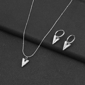Nuova struttura semplice e fresca a forma di <span class=keywords><strong>cuore</strong></span> con collana con pendente a <span class=keywords><strong>cuore</strong></span> frontale da donna - Product Image 4
