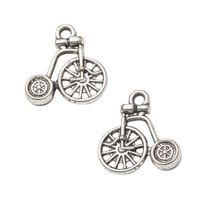 Pendentif en alliage <span class=keywords><strong>de</strong></span> zinc argenté antique en forme <span class=keywords><strong>de</strong></span> roue à rayons <span class=keywords><strong>de</strong></span> vélo Penny Farthing pour <span class=keywords><strong>montre</strong></span> Steampunk - Product Image 2