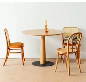 Mesas y sillas de restaurante de madera natural juego de mesa de comedor y silla de madera maciza moderna