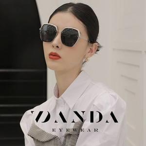 Danda Lunettes de soleil polarisées pour femmes, monture noire, bordure dorée, protection UV400, lunettes de soleil tendance 2212 - Product Image 2