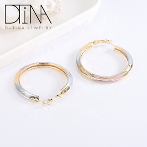 Boucles d'oreilles à clip DTINA, style classique et magnifique, exagérées, à trois tons, à large cercle, sont attrayantes - Product Image 3