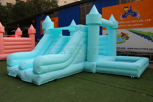 Grand château gonflable en forme de bonbon avec toboggan, tour d'escalade et obstacles amusants |   Bâche en PVC durable pour la location et les parcs - Product Image 3