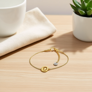 Bracciale a Polsino con Lettera D in Acciaio Inossidabile, Ciondolo Singolo da 1 cm, Gioiello alla Moda Unisex, Regalo di Tendenza - Product Image 3