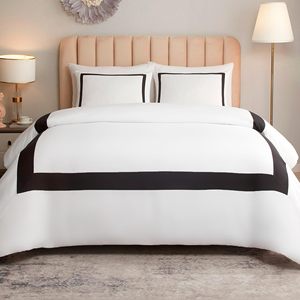 Dòng Màu Đen Mô Hình Ba Mảnh Duvet <span class=keywords><strong>Set</strong></span> 3D In Kỹ Thuật Số Sợi Nhỏ Bộ Đồ Giường Đặt Giường Bìa Bán Buôn Cho Khách Sạn - Product Image 1