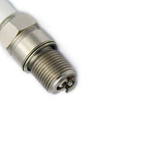ใช้แทนกับ DENSO GL 3-1, GL 3-3, GL3-5 BOSCH 7307, 7308 BERU 18GZ5-77-2 พร้อมราคาจากผู้ผลิต - Product Image 1
