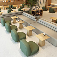 Meubles de restaurant modernes et minimalistes en bois : banquettes, chaises et tables personnalisables pour salons de thé, cafés et pâtisseries