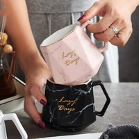 Vente en gros de tasses à café arabes en céramique noire en marbre tasse à thé en céramique personnalisée unique en forme de diamant