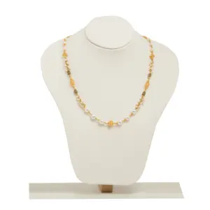 Collar minimalista de perlas doradas con cuentas espaciadas, motivos florales y detalles de esmalte verde, joyería clásica ligera. - Product Image 1