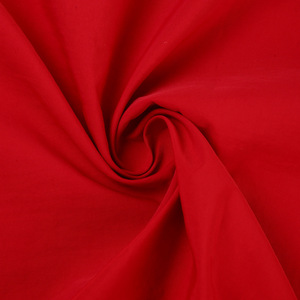 Tissu <span class=keywords><strong>de</strong></span> velours <span class=keywords><strong>de</strong></span> <span class=keywords><strong>tour</strong></span> en nylon <span class=keywords><strong>de</strong></span> haute qualité 196T-300T pour vêtements cicatrices chapeaux draps <span class=keywords><strong>de</strong></span> <span class=keywords><strong>lit</strong></span> housses <span class=keywords><strong>de</strong></span> couette respirant 100% Nylon - Product Image 1