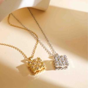 Bijoux étanches en titane plaqué <span class=keywords><strong>or</strong></span> 18 carats GT Fashion Mini Diamond Hollow Mesh <span class=keywords><strong>Rectangle</strong></span> Spinning Pendant Necklace and Ring - Product Image 3