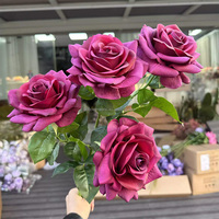 Roses artificielles humides au toucher réel prêtes à expédier fleurs artificielles violet foncé à tige unique pour la décoration de bureau