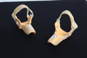 Attelle en plastique pour hallux valgus Armoline MP-654 certifiée CE, emballage en boîte cadeau pour les fournitures de soins de santé - Product Image 3