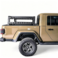 Support de chargement universel pour camion avec barre de protection et porte-charge sur le plateau