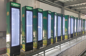 דלת זכוכית דקה תצוגת משקה קר מקרר מצנן אוויר מסך Led מסך מקפיא זקוף מקרר למשקאות