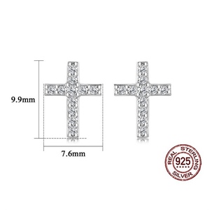 JKC <span class=keywords><strong>AmazIon</strong></span> Schmuckfabrik Direktverkauf 925 Silber Weißgold Platin Einfache Persönlichkeit Zirkon Quadratischer Edelstein Kreuz-Ohrstecker - Product Image 6