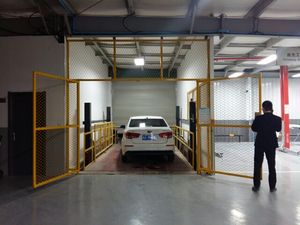 Elevador de mercancías pesadas que funciona sin problemas Elevadores de automóviles Bomba hidráulica de automóviles usados Tamaño de mesa personalizado Pequeño restaurante móvil - Product Image 4