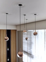 Lustre long de luxe de boule de globe d'or rose de la lumière pendante LED de vente en gros d'usine nordique rétro pour la lampe LED de petite taille d'escalier