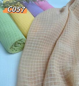 100% poliéster sal encolhimento & pedra lavado tecido-97GSM texturizado para vestidos, calças e cortinas de luxo - Product Image 1