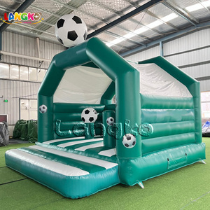 Château gonflable à thème football pour locations de fêtes, château sauteur populaire et abordable avec souffleur d'air - Product Image 3