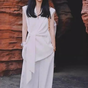 Conjunto de 2 Piezas para Mujer, Pantalones Anchos con Cintura Delgada y Chaleco sin Mangas, Estilo Premium - Product Image 2