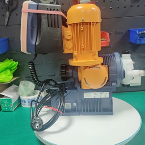 ปั๊มสูบจ่ายสารเคมีแบบโซลินอยด์ไดรฟ์ รุ่น S1CBH07065 สำหรับผง ปั๊มทนสารเคมี รุ่น S1CBH07065 - Product Image 2