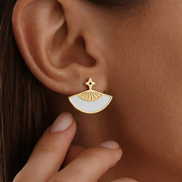 Boucles d'oreilles clous éventail en émail blanc en acier inoxydable plaqué or 18 carats Ivanda Trendy, breloque étoile, bijoux géométriques tendance, étanches