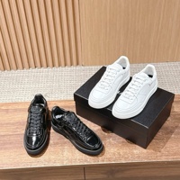 Sneakers en cuir pour femmes de style designer haut de gamme, chaussures décontractées de luxe de haute qualité, disponibles en noir et blanc