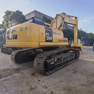 Excavatrices Komatsu PC300-7 et PC120-6 d'occasion en excellent état, modèle 2018, godet de 1,6 m, puissance de 90 CV, en stock - Product Image 4