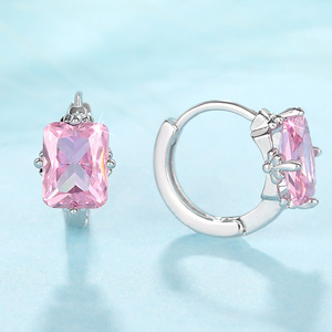 Orecchini Geometrici Rosa Dolce per Donne, Accessori Moda per Uso Quotidiano, Outfit Casual e Regalo - Product Image 5