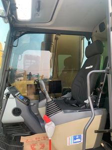 รถขุดไฮดรอลิกตีนตะขาบ Komatsu PC200-8 มือสอง ขนาด 20 ตัน พร้อมเครื่องยนต์ Cummins ขายดี - Product Image 6