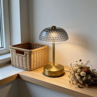 Lampe de table minimaliste en verre et métal, style Instagram, lampe de chevet créative, lampe de nuit pour chambre à coucher, lampe décorative rechargeable basse tension
