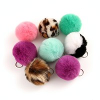 Porte-clés en fausse fourrure douce Pompon Boule de fourrure de lapin moelleuse Porte-clés pour femmes Charme de sac Pompons en peluche colorés Vente en gros en vrac