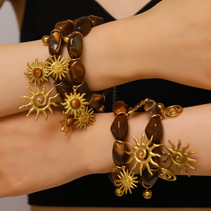 Pulsera de Cuentas Marrones Retro <span class=keywords><strong>Mirad</strong></span>, Diseño Bohemio con Colgante de Sol, Pequeña y de Alta Gama, Hecha a Mano para Mujer - Product Image 1