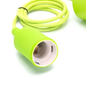 Portalamparas en plastique E27, câble 2 x 0,75 mm, 1 m, couleur verte, idéal pour l'éclairage en espaces intérieurs et extérieurs. - Product Image 2