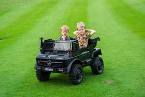 24V Kids <span class=keywords><strong>Mercedes</strong></span> Benz <span class=keywords><strong>Unimog</strong></span> Voiture jouet électrique <span class=keywords><strong>4x4</strong></span> à conduire - Product Image 2