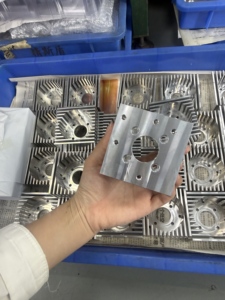บริการผลิตชิ้นส่วนโลหะแบบกำหนดเอง OEM ด้วยเครื่องกลึงและเครื่องกัด  งานกลึงซีเอ็นซี  งานกัดซีเอ็นซี  งานขึ้นรูปโลหะอะลูมิเนียมและเหล็ก  งานแปรรูปโลหะที่มีความแม่นยำสูง - Product Image 6
