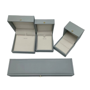 Atacado Logotipo Personalizado Microfibra Material Jóias Embalagem Caixa PU Couro Anel Brinco Colar Bangles Pulseira Pingente Set - Product Image 2