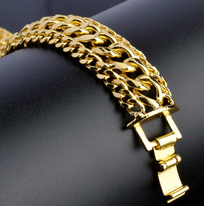Bracelet en or 18 carats de créateur Zeadear, chaîne cubaine élégante, large, lisse, résistante aux rayures, polie, raffinée et intemporelle. - Product Image 1
