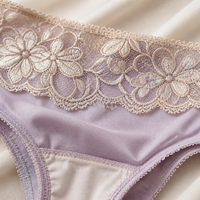 Ensemble de lingerie pour femme en dentelle française or champagne, soutien-gorge à armatures à couvrance complète, culotte hipster en dentelle lavande, broderie et pendentif perle dorée