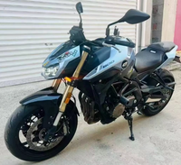 Motocicleta QJ1MOTOR SRK600 de 600cc, Cuatro Cilindros en Línea, Refrigerada por Agua, Estilo Naked, Inyección Electrónica Marelli, ABS, TCS, Potente, Duradera y de Lujo