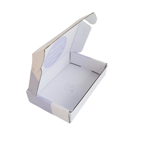 Boîte en carton ondulé de petite taille personnalisée à impression simple face Boîte cadeau d'expédition de vêtements Boîtes d'expédition