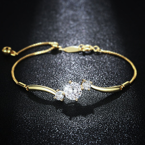 Bracciale Minimalista da Donna, Semplice ed Elegante, Gioiello Chic per Uso Quotidiano - Product Image 1