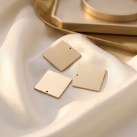 Reines 14K Goldfilled Quadratisches Blanko-Blatt-Anhänger-Charm für Permanent-Schmuck DIY Zubehör Großhandel GP