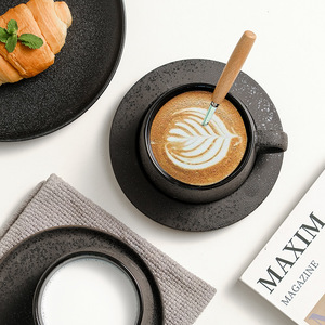 Tasse noire avec plateau, tasse à café en céramique, poterie vintage en argile - Product Image 4