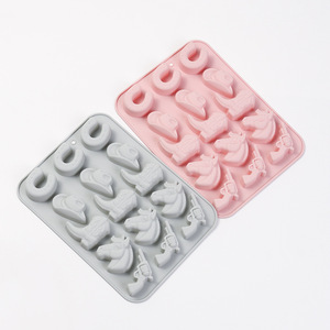 Moule en silicone thème Western Cowboy 15 cavités, formes chapeau et botte de cowboy, pour glaçons, chocolats, bonbons, savons, idéal pour fêtes, pâtisserie et loisirs créatifs - Product Image 2
