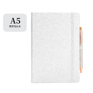 Set Regalo di Quaderni Creativi con Copertina in PVC Personalizzata, Diario con Cinturino Glitterato, Elegante Agenda A6 per Studenti - Product Image 6