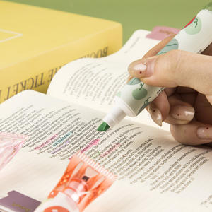 Innovador lindo plástico caramelo resaltador pluma fruta perfumada líquido pigmento marcador para uso escolar - Product Image 2