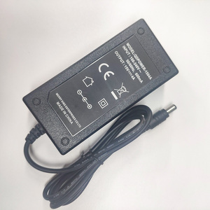 Adaptador de Corriente de Entrada CA a CC de 15V 3A 2A C8 C14 Marca <span class=keywords><strong>Qida</strong></span> para Escritorio, Precio al por Mayor, con 2 Años de Garantía y 86% de Eficiencia - Product Image 1