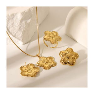 <span class=keywords><strong>Pendientes</strong></span> de joyería de acero inoxidable, colgante de flor simple y elegante, conjuntos de joyería de acero inoxidable antialérgico chapado en oro - Product Image 1